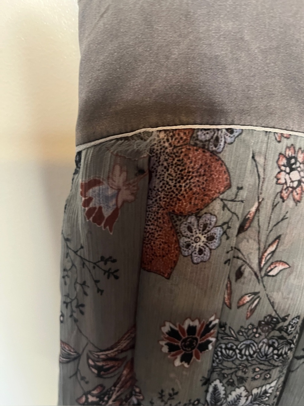 Sleeveless Floral Midi Dress in Grey Silk - Picture 6 of 8
